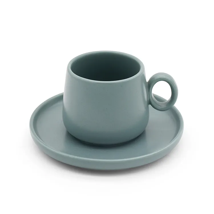 Yeni tasarım basit koleksiyon renk sır kupa kahve çay fincanları plaka ile seramik avrupa özelleştirilmiş kupalar düz N/A