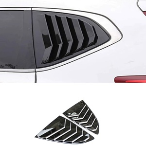 Accessoires extérieurs Welta Glossy Black ABS Carbon Look pour Honda Breeze 2020-2022, kits de voiture, aérations latérales arrière, couvre-ventilations - Product Image 2