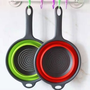 Passoire de cuisine en silicone écologique sans BPA pour légumes et fruits avec écumoire intégrée - Product Image 4