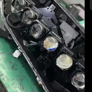 ไฟหน้า LED รุ่น M02 แบบเมทริกซ์ พร้อมเลนส์ลำแสงคู่ สำหรับรถยนต์ขนาดกะทัดรัด แสงสว่างสำหรับออฟโรด ตัวเรือนอะลูมิเนียมอัลลอยด์ 120lm ได้รับการรับรองมาตรฐาน CE - Product Image 1