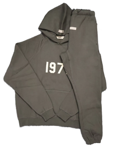 Ensemble sweat-shirt et pantalon de survêtement unisexe en molleton de coton tricoté respirant, style hip-hop, essentiels d'hiver SS22 pour hommes - Product Image 1