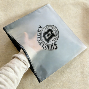 Sacchetti in Plastica Trasparenti con Chiusura a Zip e Logo Personalizzato, <span class=keywords><strong>Materiale</strong></span> PE PVC <span class=keywords><strong>per</strong></span> <span class=keywords><strong>Imballaggio</strong></span> di T-Shirt e Abbigliamento - Product Image 5