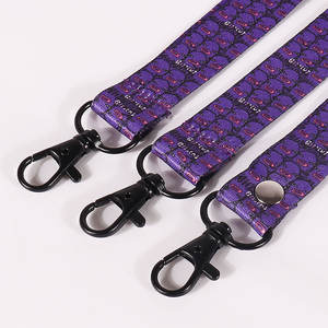 Cordón para el Cuello de Poliéster Morado con Divertido Logotipo de Anime, Impresión Serigráfica y Gancho Giratorio Negro - Product Image 3