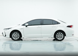 Autos Usados, Sedán Híbrido 1.8L, E-CVT Automático, Precio Económico, Bajo Consumo de Combustible, Auto Usado de China, Bajo Kilometraje, 4 Puertas, 5 Asientos - Product Image 3