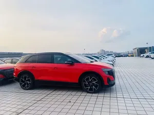 Vente Flash - <span class=keywords><strong>Audi</strong></span> <span class=keywords><strong>Q5</strong></span> E-Tron Quattro Art Collection Edition 2022 d'<span class=keywords><strong>occasion</strong></span> - SUV haut de gamme - Conduite à gauche - Hautes performances - Product Image 3