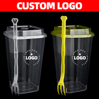 Op maat bedrukte 24 oz 32 oz wegwerp vierkante pp hard plastic bekers met deksel en vork voor matcha, limonade, fruitsap en dranken
