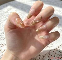Ongles à presser nude dégradé style français avec lignes dorées, exquis, élégants, durables, réutilisables, en ABS, forme amande, 24 pièces
