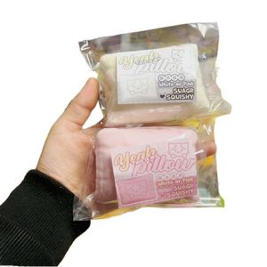 NOUVEAU Jouet à presser en forme de chaton en PU épais – Doux, moelleux et collant, anti-stress, cadeau pour enfants et adultes, jouet de décompression en gros - Product Image 1