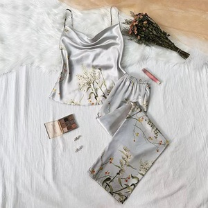 Ensemble gilet et pantalon en soie simulée, pyjama décontracté imprimé dos nu, tenue d'intérieur estivale tendance pour femme. - Product Image 4