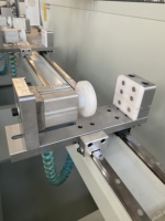 Machine de perçage et de fraisage CNC OUWO 1800 mm avec table rotative pour la ligne de traitement de perçage profond des profilés en aluminium