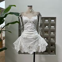Robe Courte Sexy à Bretelles en Dentelle Brodé Couleur Unie Coupe Ajustée Style Boutique