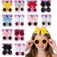 Ensemble d'accessoires pour cheveux pour bébés et tout-petits : Lunettes de soleil anti-UV mignonnes en forme de fleur et bandeau à nœud papillon