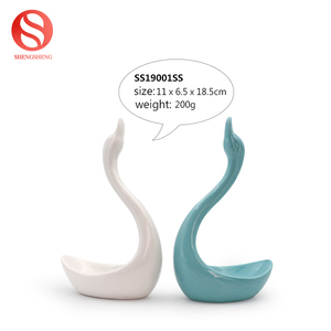 Nuevo <span class=keywords><strong>Hotel</strong></span> de diseño bar Café casa Oficina escritorio decoración de cerámica blanco <span class=keywords><strong>Cisne</strong></span> estatuilla - Product Image 2