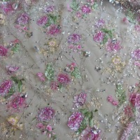 Tissu en dentelle haut de gamme lourdement perlé et brodé de sequins - Tissu en maille brodé floral pour robes de soirée