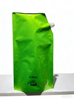 Pochette souple transparente personnalisée en CPP/PE avec bec verseur pour emballage sécurisé de liquides (eau minérale, boissons énergisantes, jus) – Impression offset à faible coût
