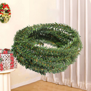 Guirlande de Noël Jufeng 5-7cm en rotin artificiel, décoration de porte pour maison, cour, hôtel, centre commercial - Product Image 1