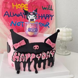 ท็อปเปอร์เค้กอะคริลิค คุโรมิ น่ารักหวานฉ่ำ ตกแต่งวันเกิด หมวกดำ แมวน้อย - Product Image 2