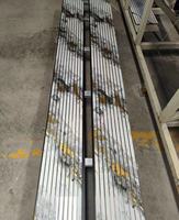 Panel Dinding PVC Beralur Harga Pabrik 300*2900*8MM Sistem Interlocking Tahan Air Tahan Api untuk Dekorasi Interior Hotel Kantor