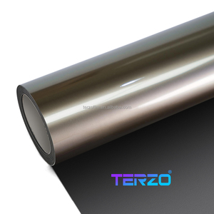 Film de protection automobile en vinyle PET durable, couleur métallique liquide, résistant aux intempéries et aux taches - Product Image 1