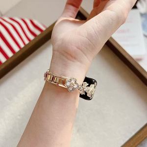 Correa de Reloj de Lujo con Trébol de Cuatro Hojas y Diamantes de Imitación, Compatible con Apple Watch 10/<span class=keywords><strong>S11</strong></span>, Huawei Fit4/GT6, <span class=keywords><strong>Xiaomi</strong></span> Band 10 - Product Image 5