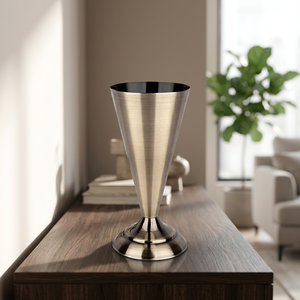 Vase à fleurs en métal fait à la main en laiton AK avec Vase moderne fini antique au prix de gros pour la décoration intérieure/décoration de la chambre - Product Image 2