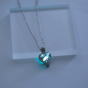 QIUHAN OEM สร้อยคอจี้<span class=keywords><strong>หัวใจ</strong></span>เรืองแสง,ของขวัญวัน<span class=keywords><strong>แม่</strong></span>สำหรับผู้หญิง - Product Image 4