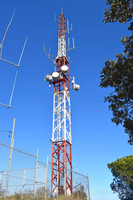 Tour de télécommunication et de téléphonie cellulaire en acier galvanisé à 4 poteaux robuste