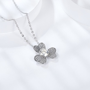 Collar de Mujer con Colgante de Pétalo de Trébol, Moissanita Redonda de 6.5mm, <span class=keywords><strong>Plata</strong></span> S925 Chapada en Oro, Cadena Cruzada, Joyería Nueva - Product Image 4