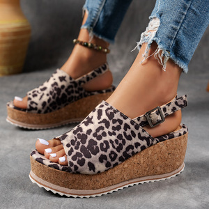 Sandalias de plataforma con hebilla de esponja a la moda para mujer, con tacón de cuña tejido de cuerda de cáñamo y suela gruesa, ideales para exteriores. - Product Image 2