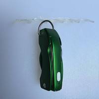 Porte-clés multifonctionnel 4 en 1 en plastique pour le sport, facile à transporter, cadeau de luxe, ouvre-bouteille, lampe LED, stylo à bille, couteau 1,0 mm