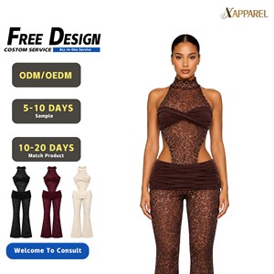 Conjunto de Dos Piezas A&J OEM ODM con Logotipo Personalizado para Mujer, Top Halter con Malla de Leopardo y Aberturas, Pantalones Acampanados, Ropa Sexy para Club, Fabricante MOQ50 - Product Image 1