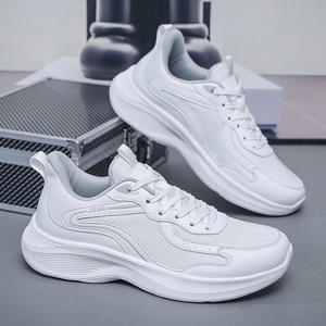 รองเท้าผ้าใบลำลองสไตล์สปอร์ตสำหรับผู้ชาย ไซส์ใหญ่ พื้น MD ระบายอากาศได้ดี วัสดุตาข่าย ดีไซน์ใหม่ นำเข้า รองเท้ากีฬาเดินและวิ่ง - Product Image 1