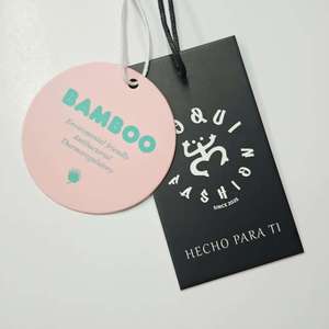XP-Etiquetas colgantes en relieve personalizadas Etiquetas de precio de colores Etiqueta oscilante Etiquetas de marca Lujo para ropa Camisas Pantalones Prendas - Product Image 5