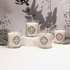 Bougie parfumée minimaliste en cire de soja dans un bocal en verre, bougie florale d'aromathérapie pour la décoration de la maison - Product Image 1