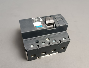 Acti 9 NG125N 4P 32A perfecto estado - Product Image 2