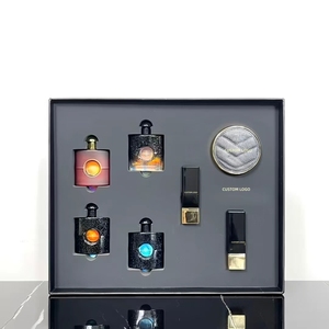 <span class=keywords><strong>Set</strong></span> Mini <span class=keywords><strong>Profumi</strong></span> Donna 7 Pezzi All'ingrosso, Profumo Orientale Speziato a Lunga Durata da Donna con Rossetto Cushion - Product Image 1