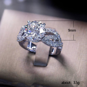 Anello da Donna Classico a Quattro Punte con Zirconi, Design Elegante per Fidanzamento, Gioiello Commemorativo Versatile per Uso Quotidiano, Regalo - Product Image 3