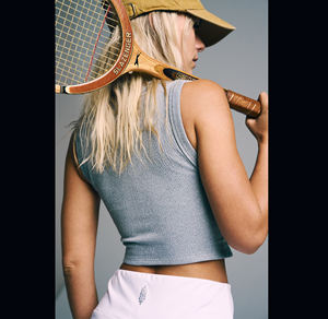 เสื้อครอปพอดีสีน้ําเงินแบบยางแบบกําหนดเองพร้อมชุดออกกําลังกายฝึกซ้อมแรงกระแทกปานกลางของ Racerback คอวี - Product Image 6