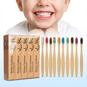 Lot de 5 brosses à dents biodégradables en bambou à poils souples, couleur bois foncé, avec étui de rangement et pochette de protection - Product Image 4