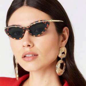 Lunettes de soleil œil-de-chat pour femmes, monture petite, en alliage, style punk, protection UV400, haute qualité, nouvelle collection 2025 - Product Image 3