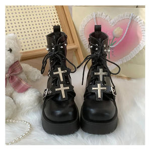 BUSY GIRL XY4135 Bottes en cuir noir Femmes Chaussures Métal Rivet Croix Goth Punk Style Femmes <span class=keywords><strong>Botte</strong></span> <span class=keywords><strong>Taille</strong></span> <span class=keywords><strong>43</strong></span> Talons Compensés Plateforme Bottes - Product Image 3