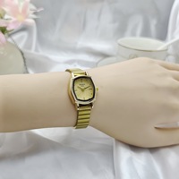 Hete Aanbieding Mode Ovale Stijl Luxe Zakelijke Horloges Kleurrijke Klassieke Polshorloge voor Dames