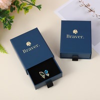 Logo personnalisé luxe papier cuir petite boîte cadeau à bijoux mini boîte d'emballage de stockage avec logo pour bijoux