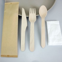 Kit de couverts jetables biodégradables en maïs emballés individuellement : cuillère, fourchette, couteau et serviette écologiques pour restaurant