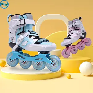 Scarpe da Skate regolabili a rotelle con ruote in Pu lampeggianti di vendita calda e all'ingrosso per bambini e adulti