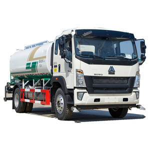 Camión Cisterna Sinotruk Howo 6x4 371HP <span class=keywords><strong>de</strong></span> 10 Ruedas, 20m3/25CBM, Euro II, con Sistema <span class=keywords><strong>de</strong></span> Rociado <span class=keywords><strong>de</strong></span> Agua, en Kenia - Product Image 3