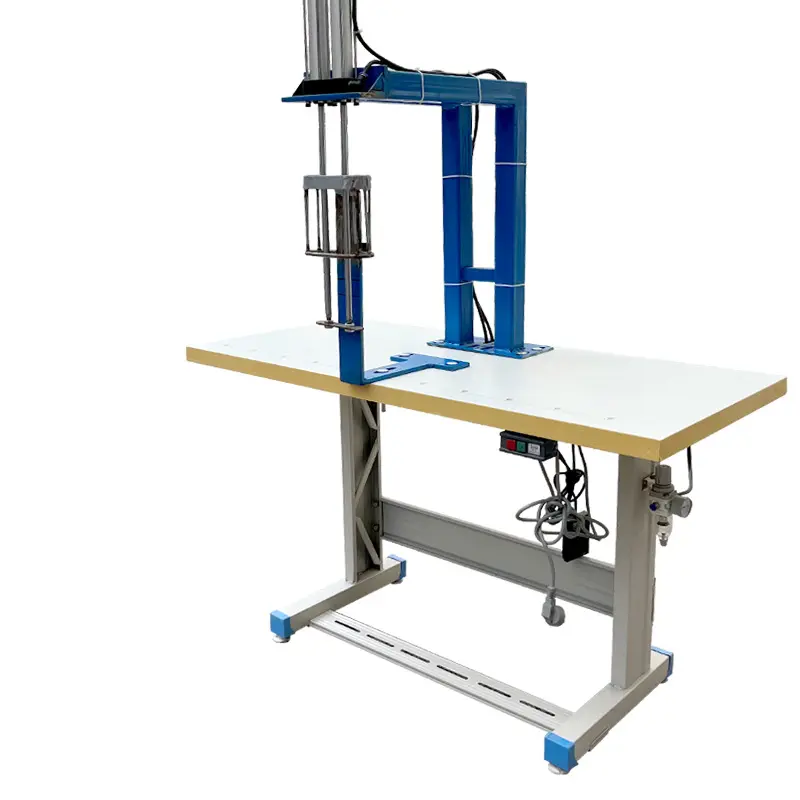 QS-100-2 pneumatische Taschenumkehrmaschine automatische Handschuh-Taschenumkehrmaschine Sockenumkehrmaschine