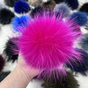 Vente en gros de pompons en fourrure de raton laveur multicolores pour femmes bonnet super large ponpon en fourrure de raton laveur avec bouton pression - Product Image 6