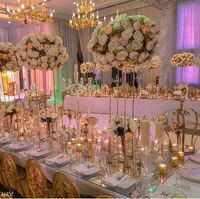 Centres de table rectangulaires avec cadre de fleurs en fer pour table de mariage