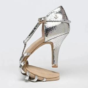 Танцевальные туфли Venny для латиноамериканских танцев, профессиональные женские туфли для бальных танцев с гибкой подошвой серебристого цвета для соревнований по румбе и ча-ча-ча - Product Image 2